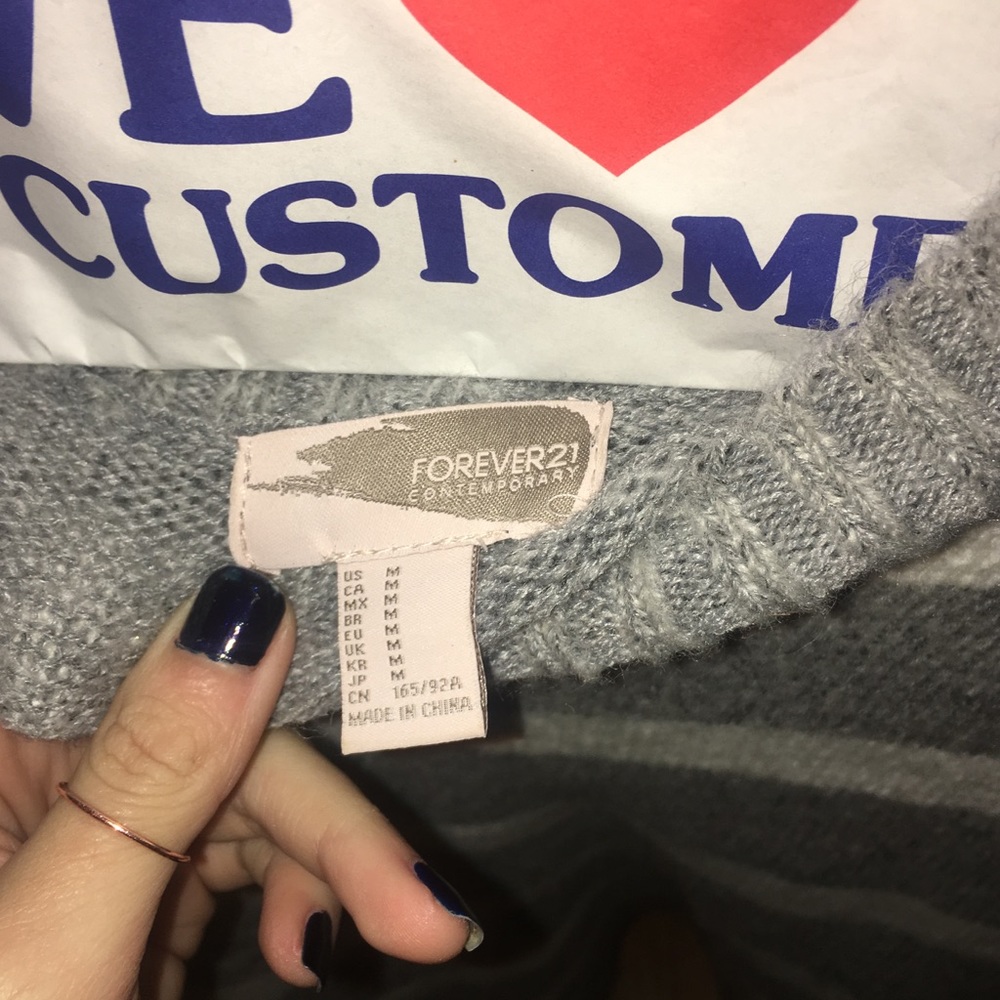 Forever 21 Sweater - Picture 2 of 2